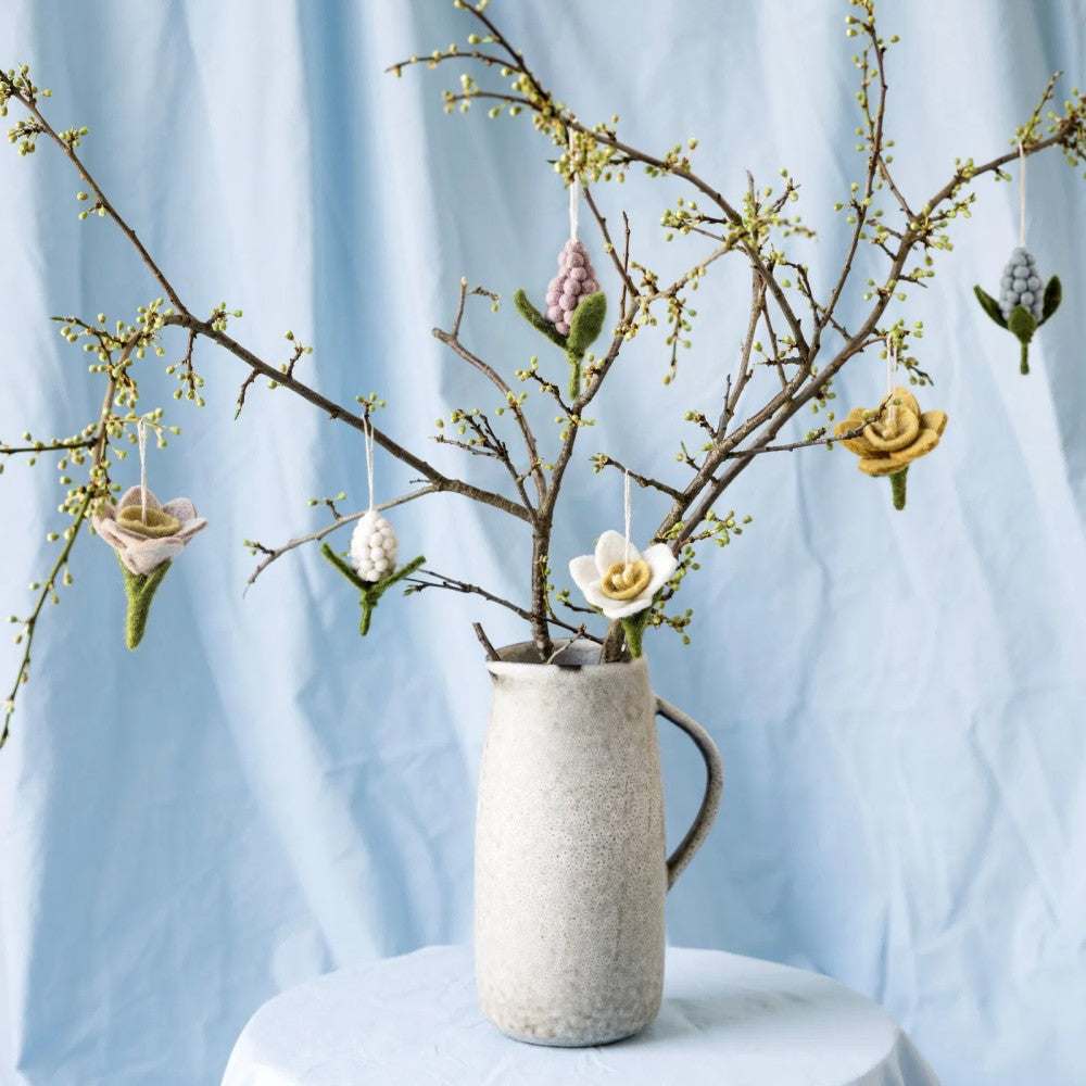 Gry & Sif - Filt påskelilje ophæng 6cm