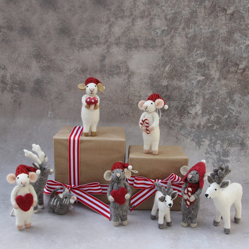 Gry & Sif - Hvid mus m/ agern