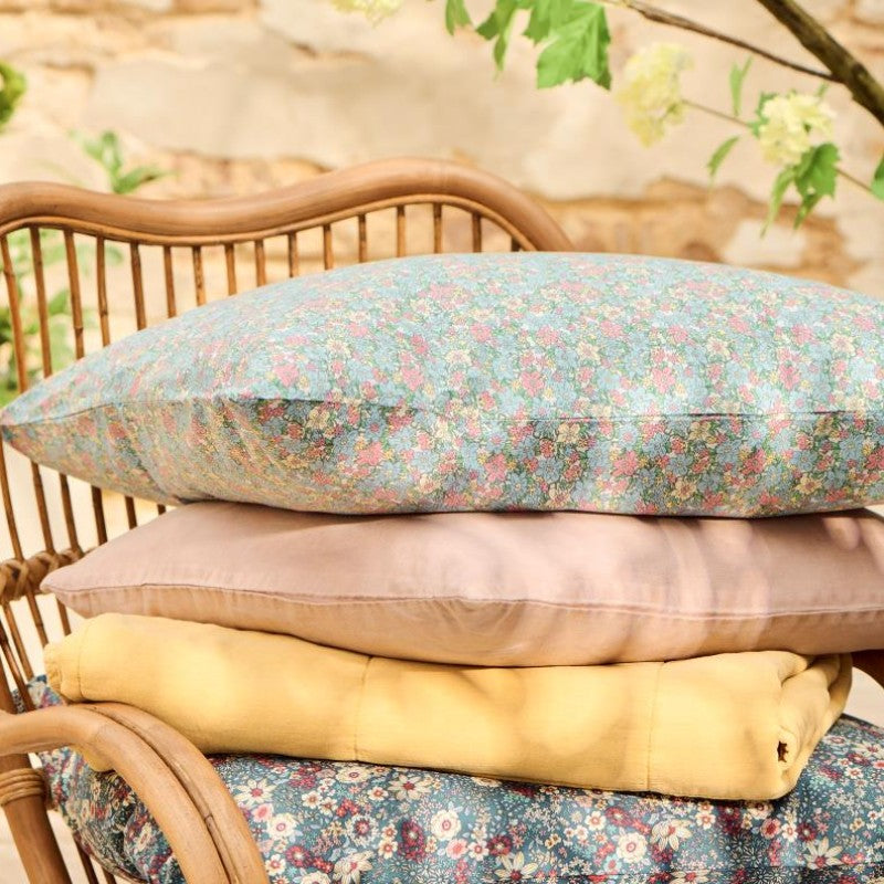 Ib Laursen - Pudebetræk 60cm Blå, rosa, gule blomster