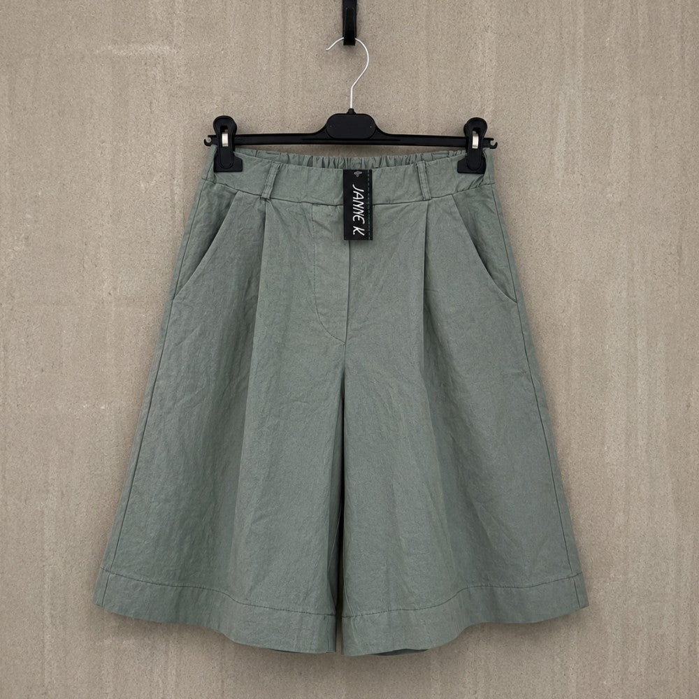 Janne K - Army shorts
