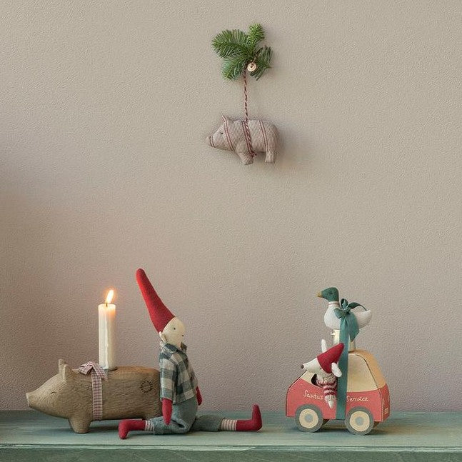 Maileg Jul 2026 - Pige Julemus i bil