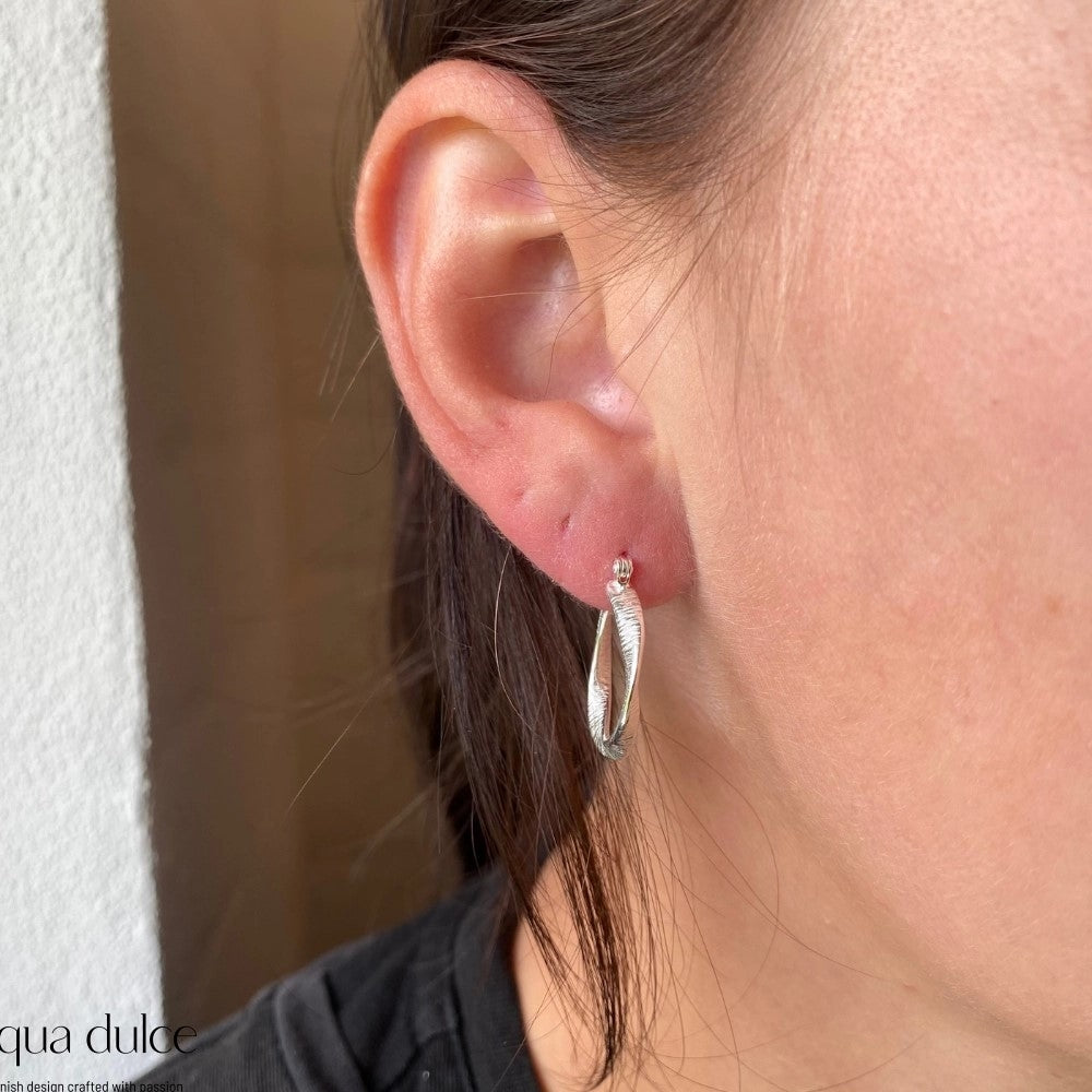 Aqua Dulce - Sølv creol twisted lines Ø20mm