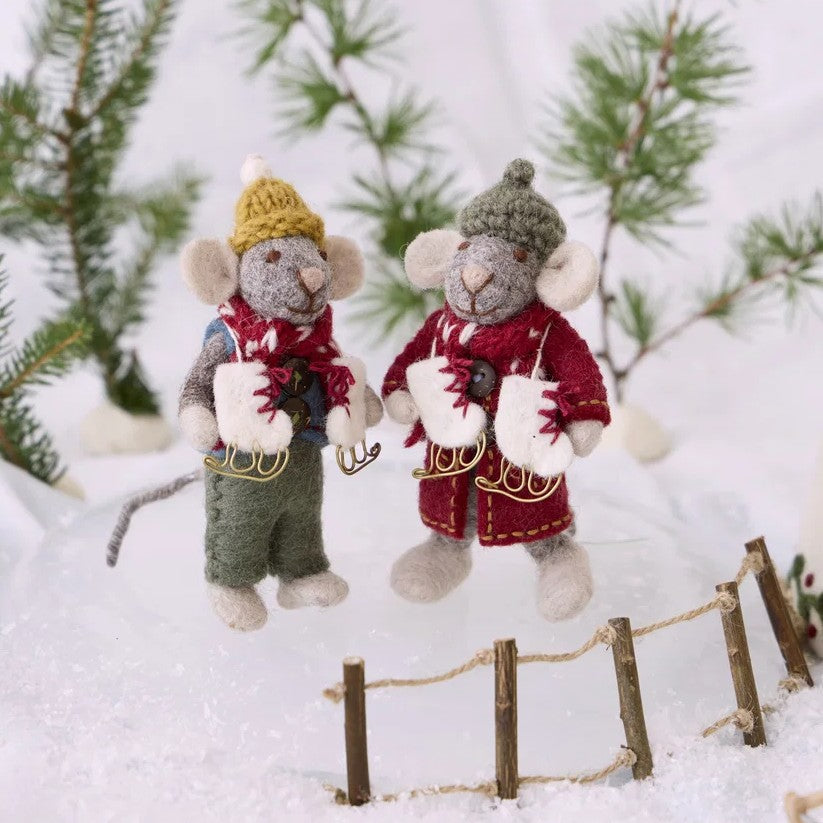 Gry & Sif - Grå julemus med skøjter 12cm