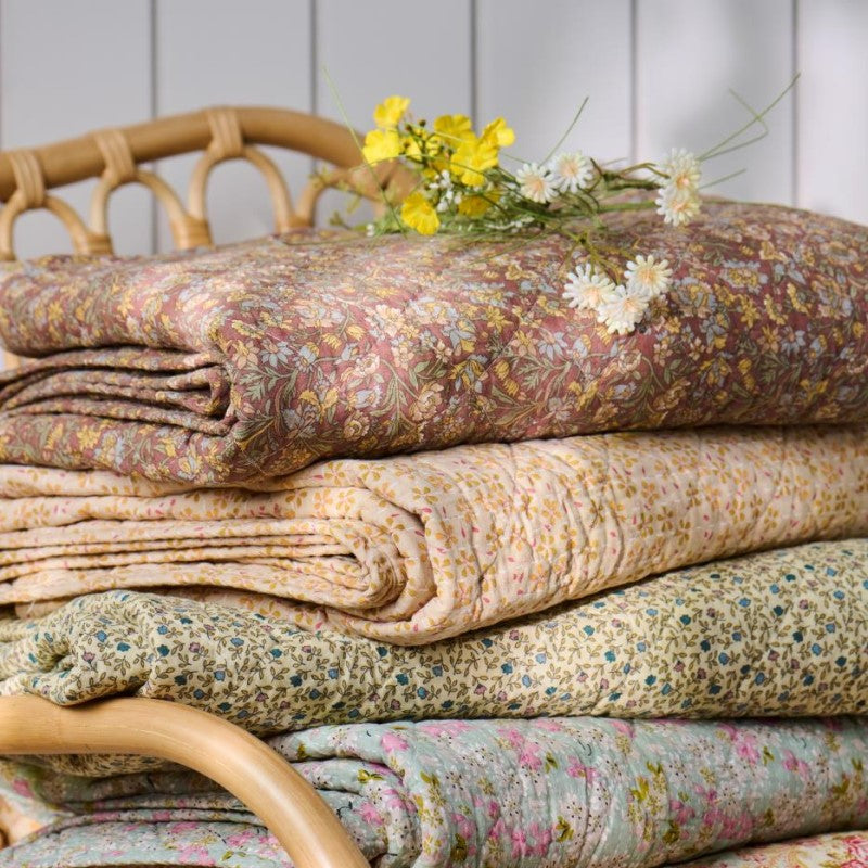 Nye sommer quilt vattæpper med blomster fra Ib laursen