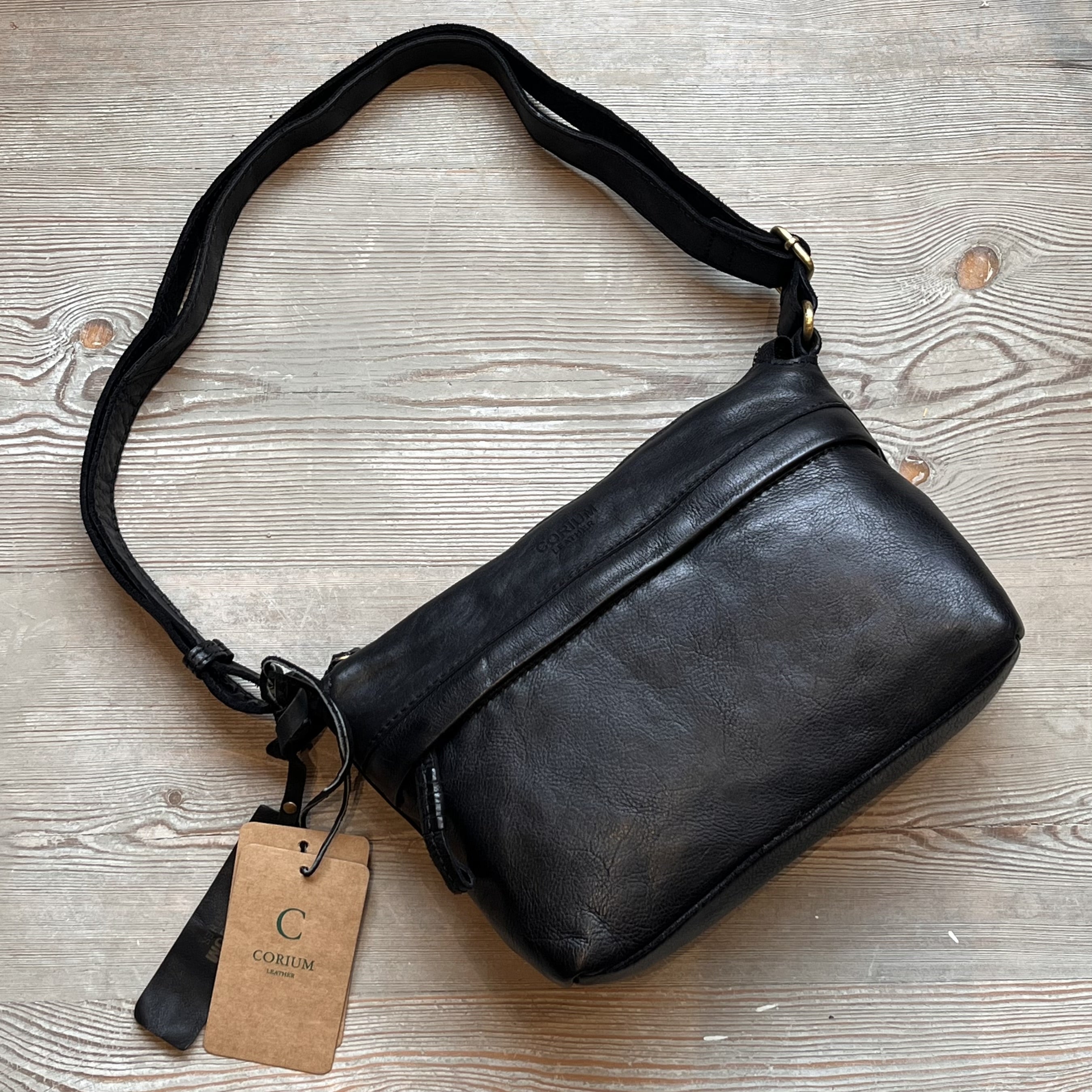 Corium - Crossbody taske washed sort