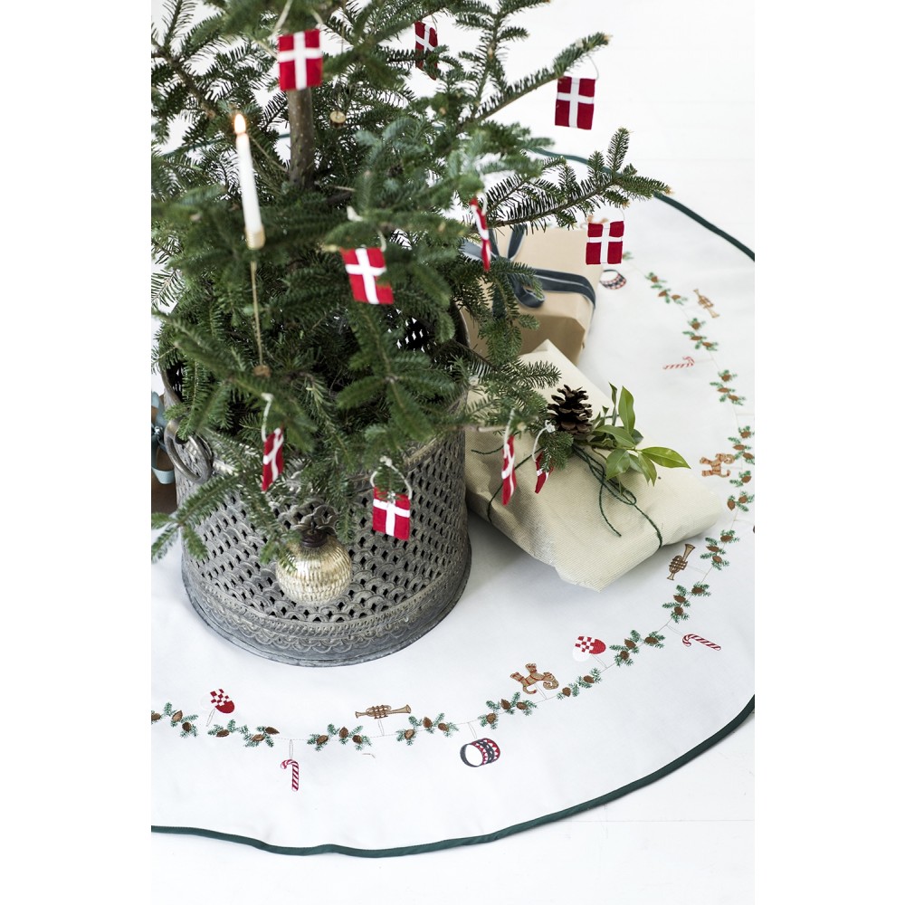 LangkildesnJuletrstppembroderi-01