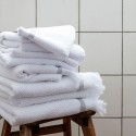 Meraki - Øko. håndklæde hvid m/strib 50x100cm